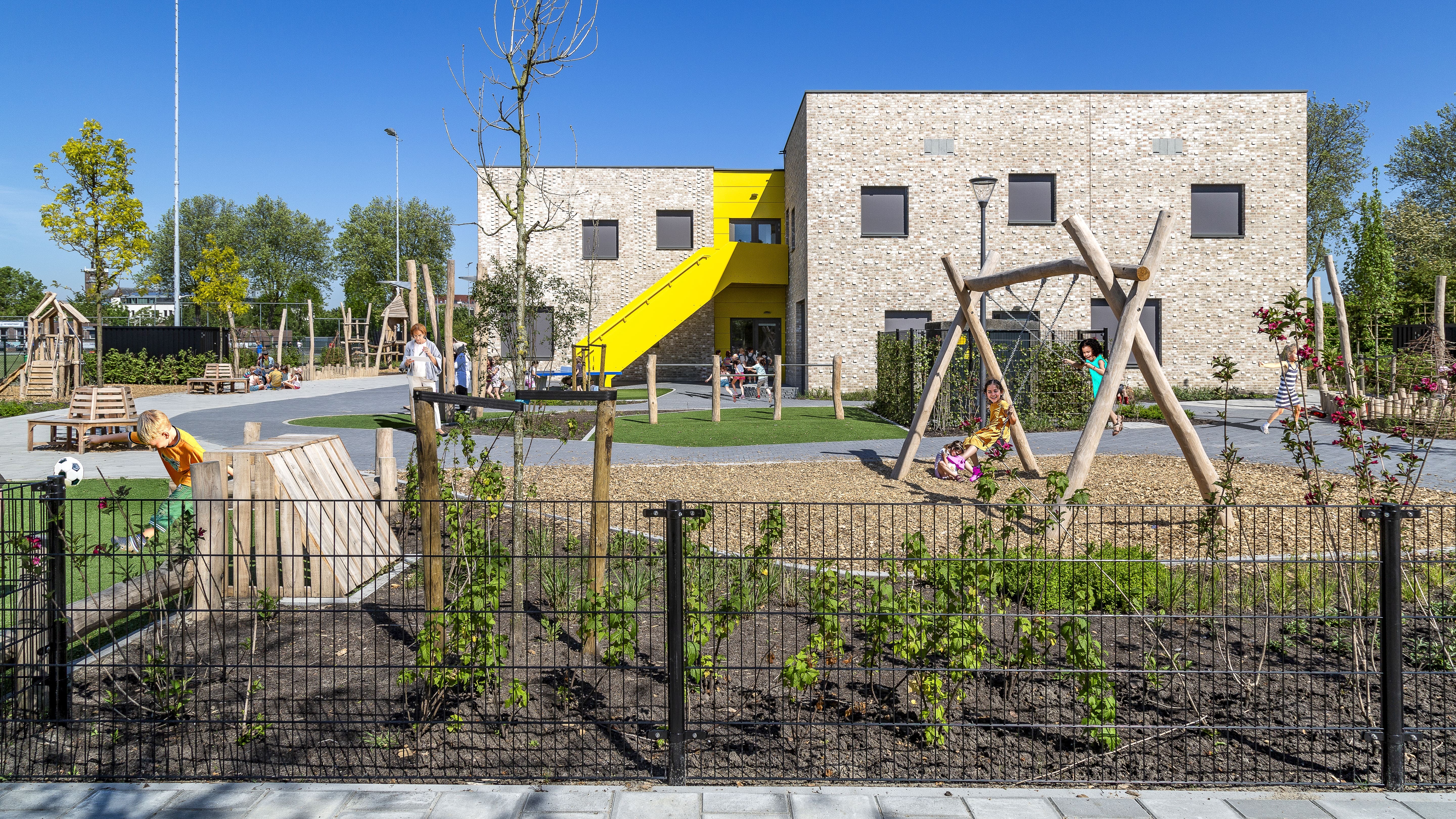 06 EGM architecten Kindcentrum Montfoort EGM architecten min