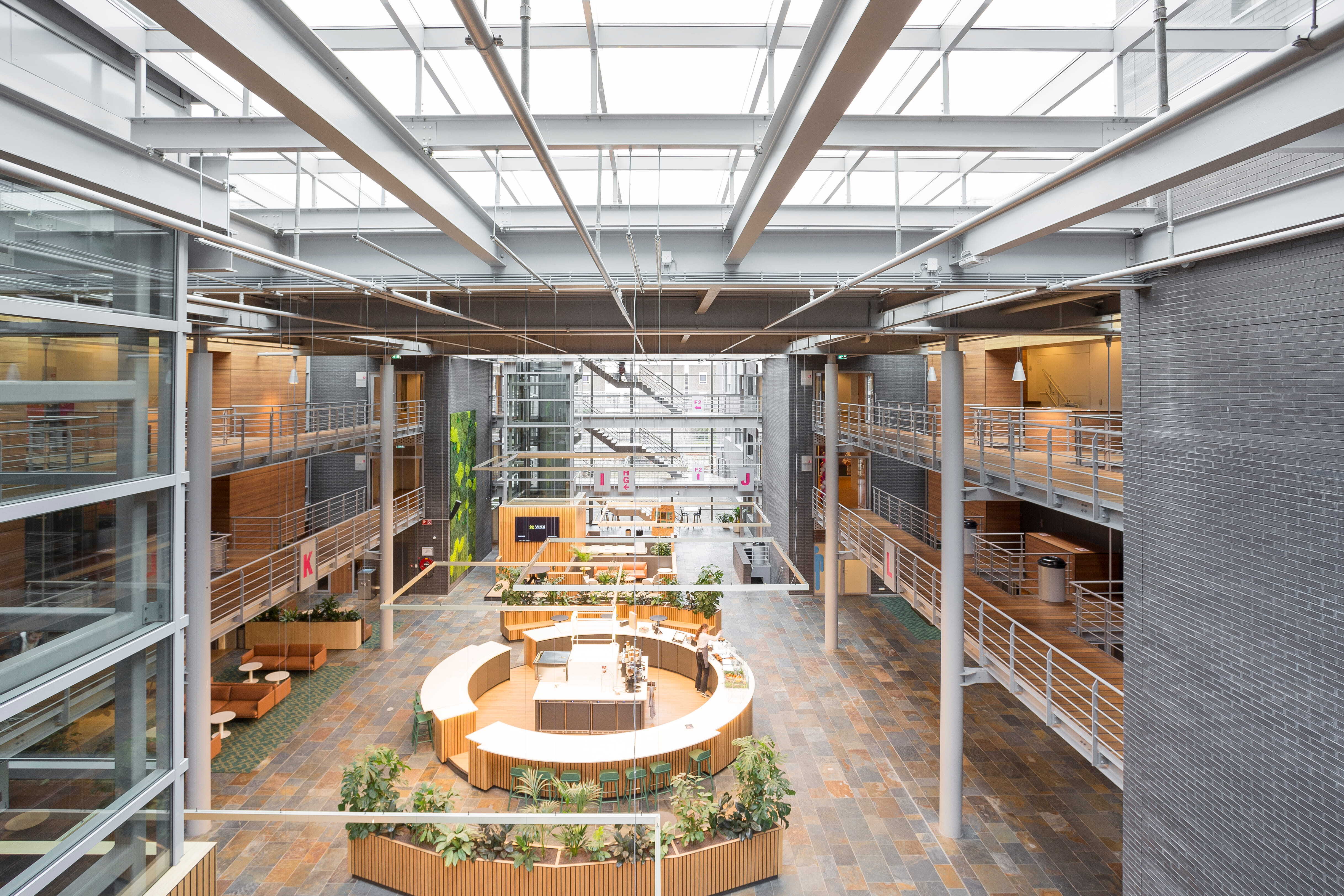 2125 ZENBER In Holland 8536