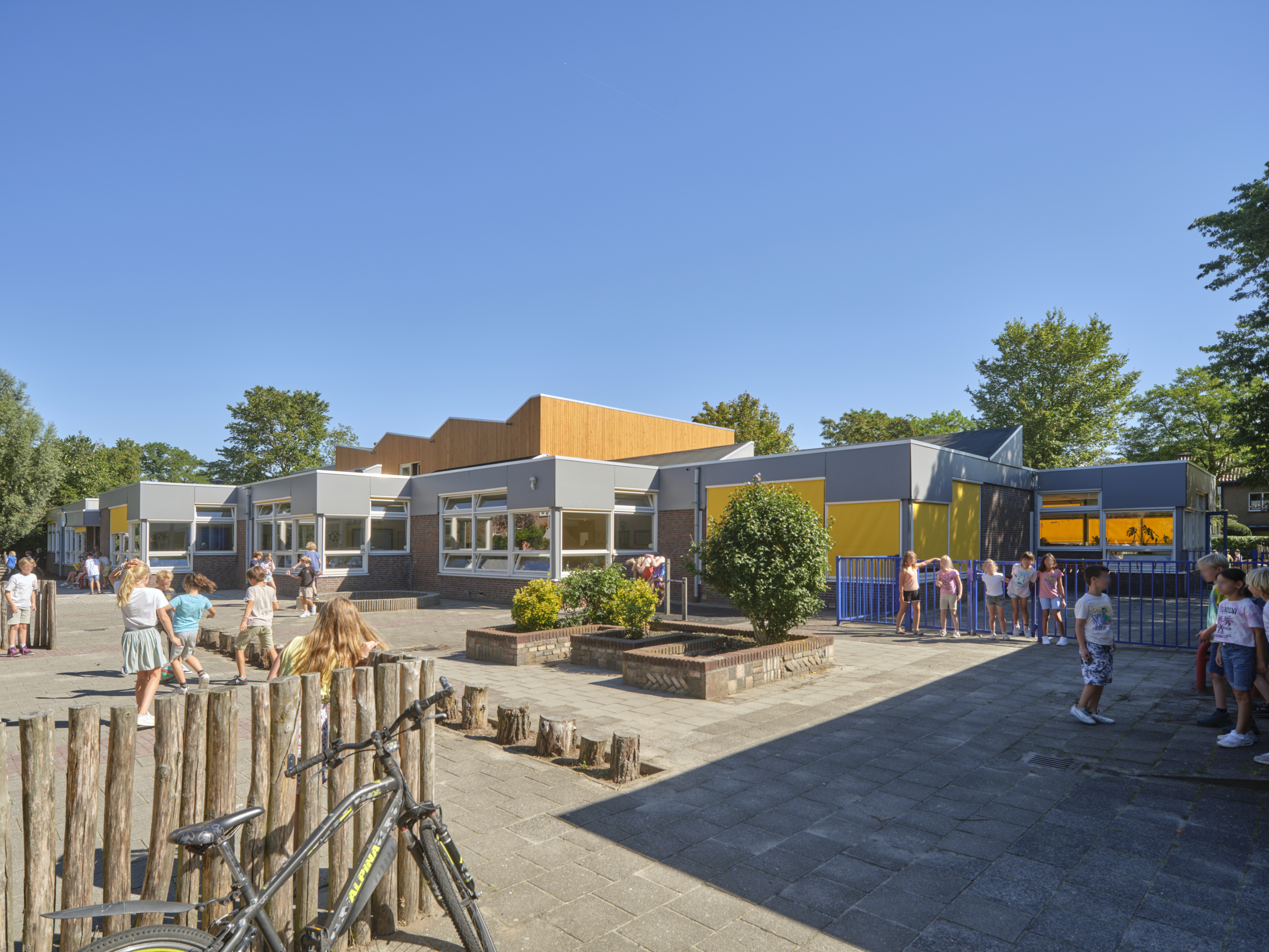 6 houten uitbreiding basisschool