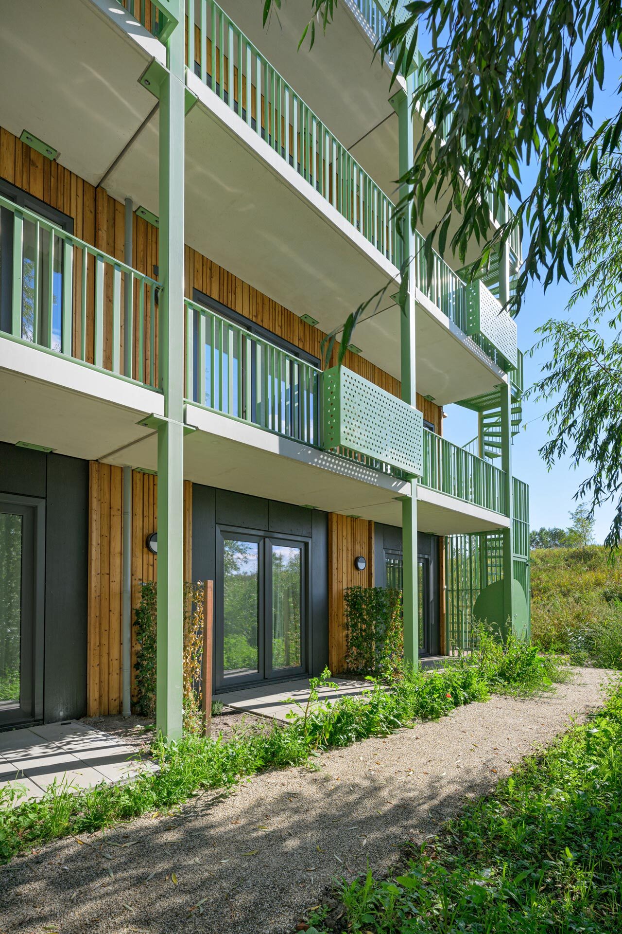 R326 3263108 Brasa Village