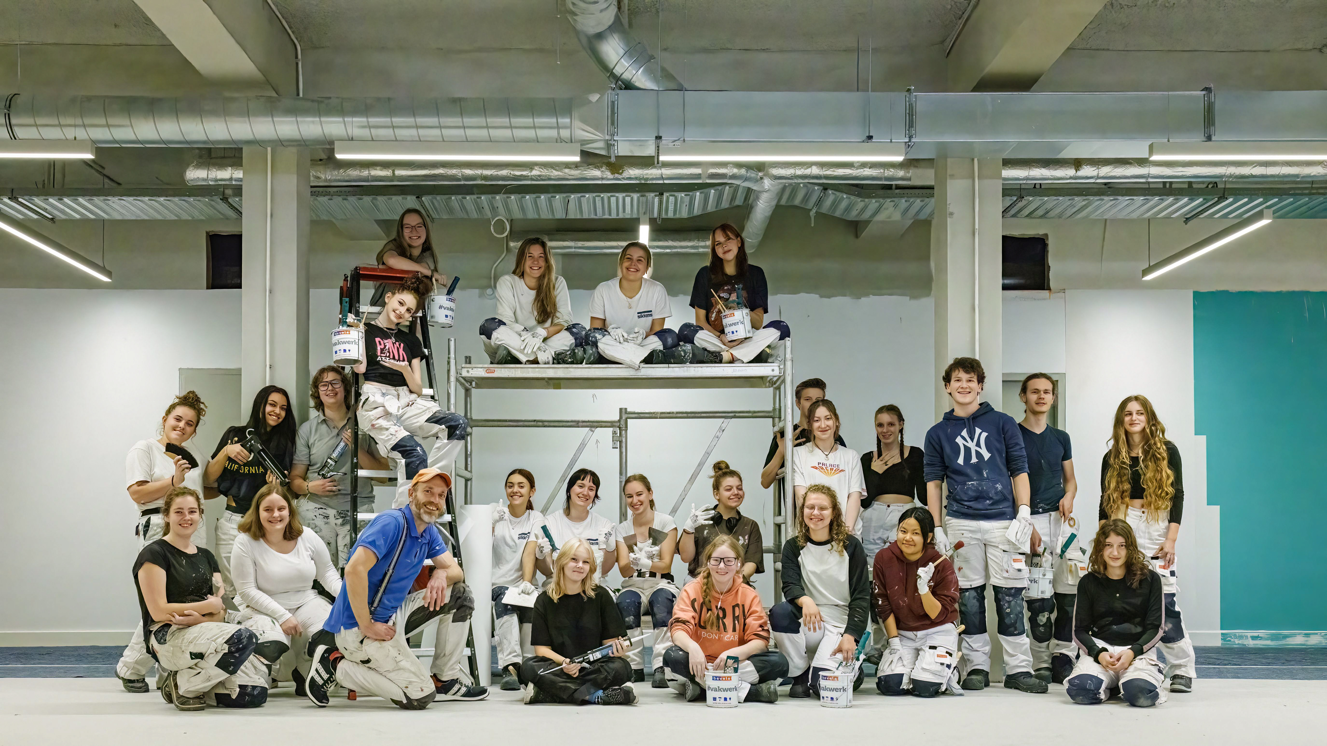 Studenten op de bouwplaats