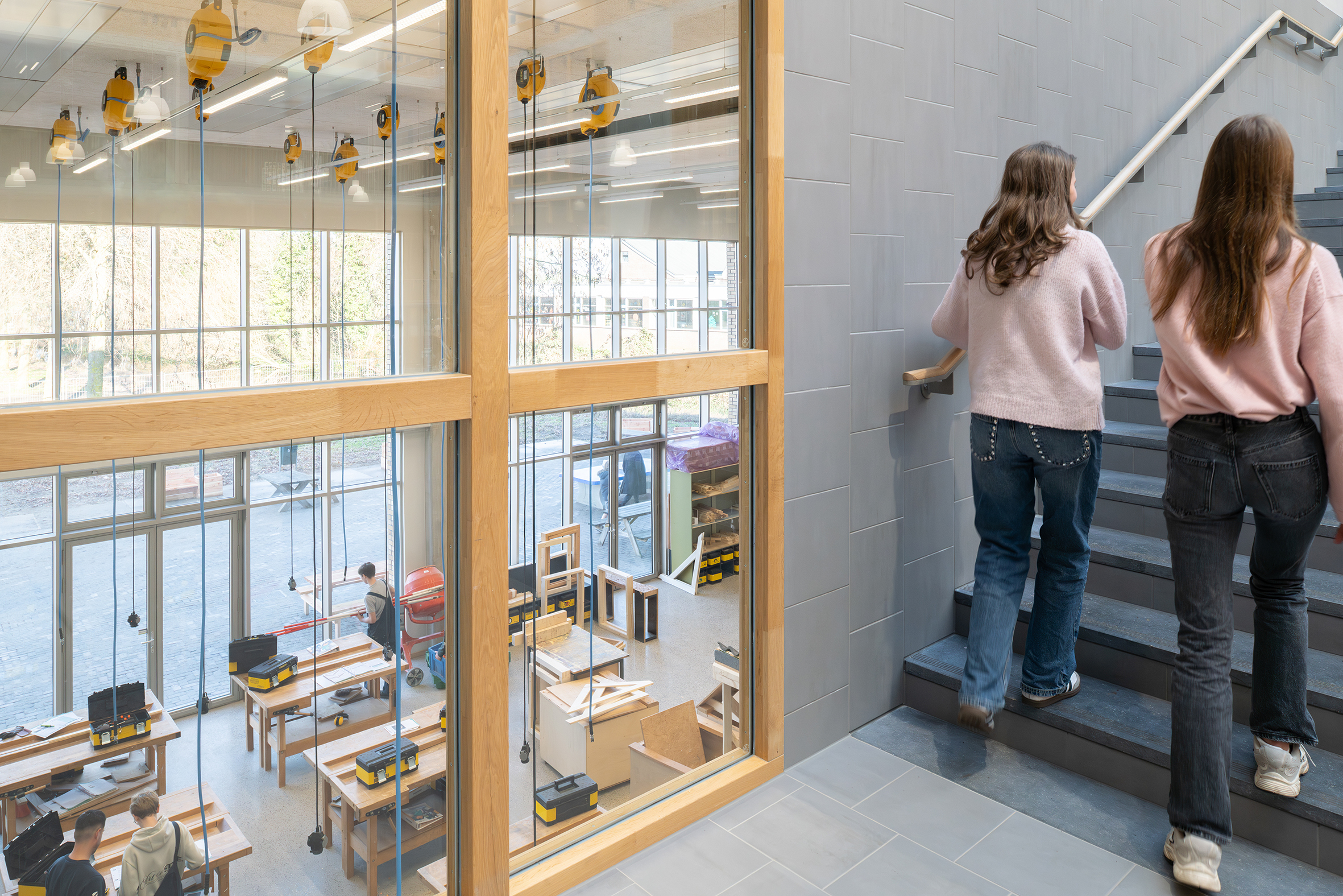 Verrassende zichtlijn vanaf de trap in het praktijklokaal BWI