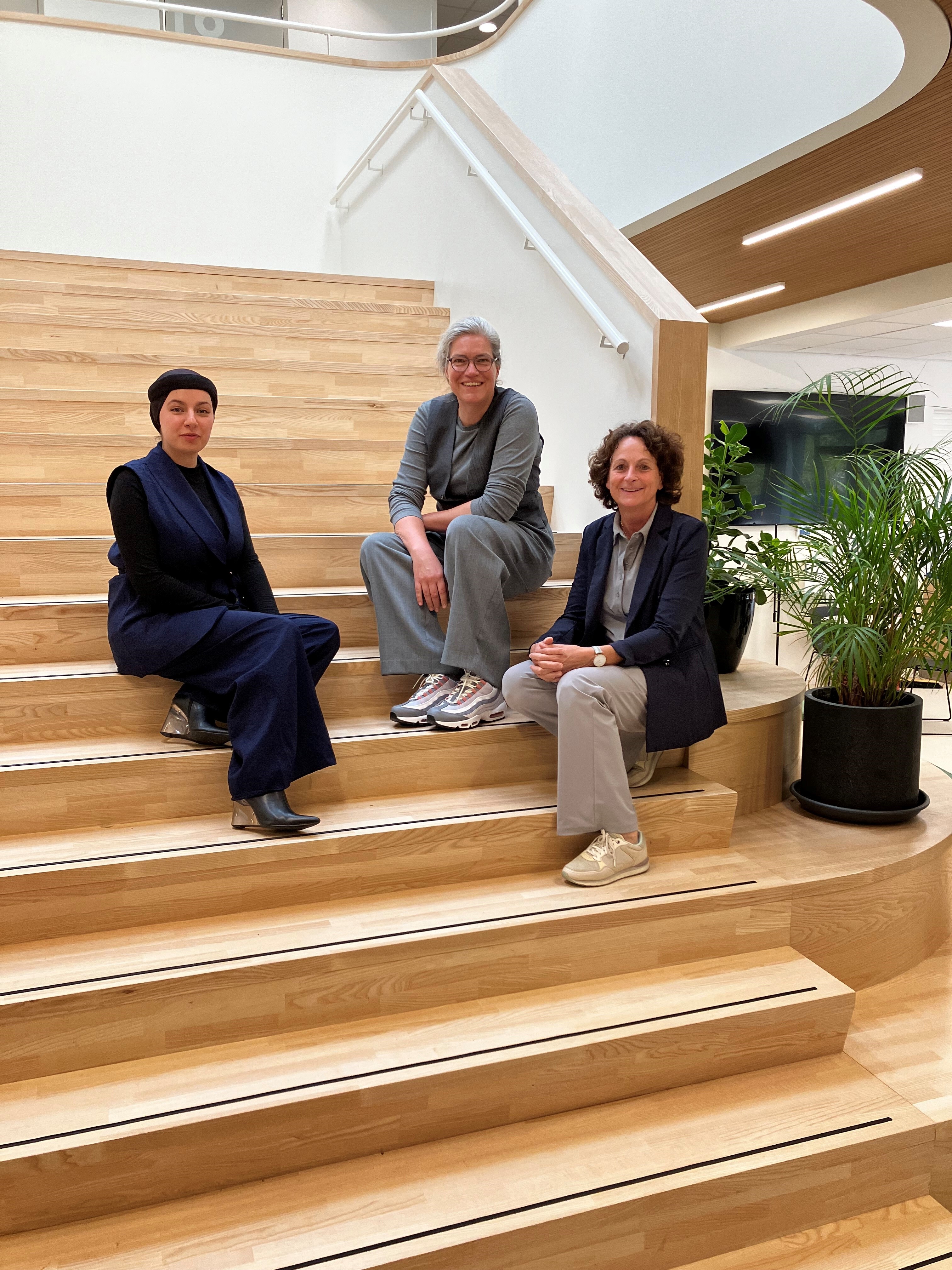 Vlnr Kübra Oztürk Hanneke Kamphuis en Terry Sibbing